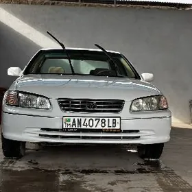 Toyota Camry 2000