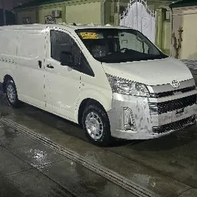 Toyota Hiace 2025