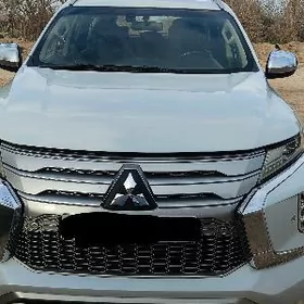Mitsubishi Pajero 2020