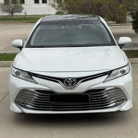 Toyota Camry 2018