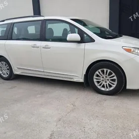 Toyota Sienna 2018