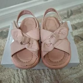 Детские босоножки