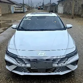 Hyundai Elantra 2025