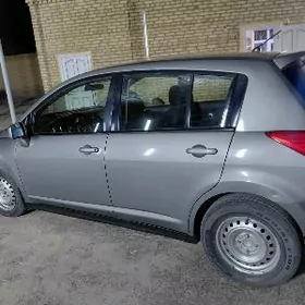 Nissan Versa 2010