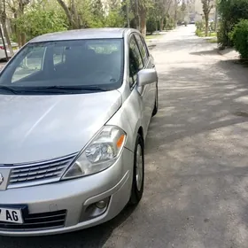 Nissan Versa 2010