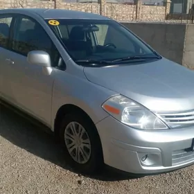Nissan Versa 2011