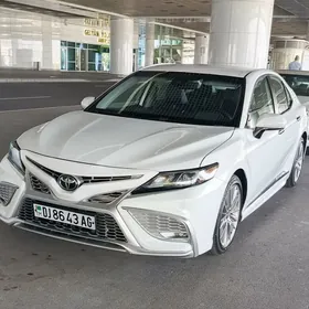 Toyota Camry 2021