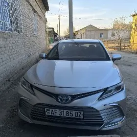 Toyota Camry 2021