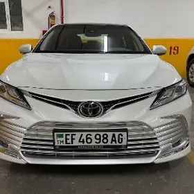 Toyota Camry 2019