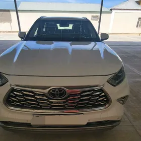 Toyota Highlander 2022