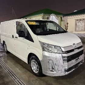 Toyota Hiace 2025