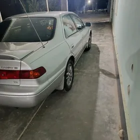 Toyota Camry 2000