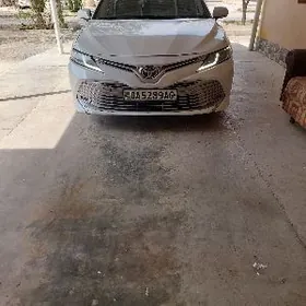 Toyota Camry 2019