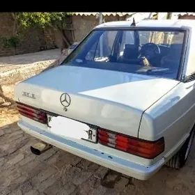 Mercedes-Benz 190E 1985
