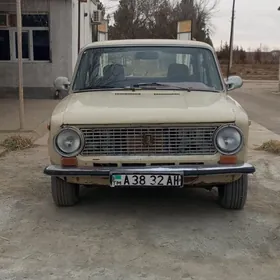 Lada 2104 1885