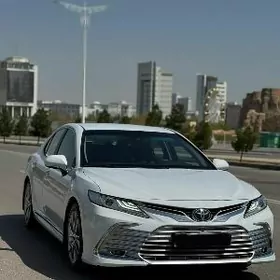 Toyota Camry 2019