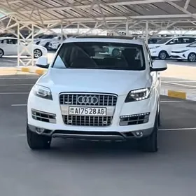 Audi Q7 2011