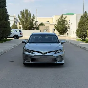 Toyota Camry 2020