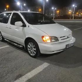 Toyota Sienna 1999