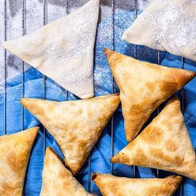 Naharhana somsoçy gerek.