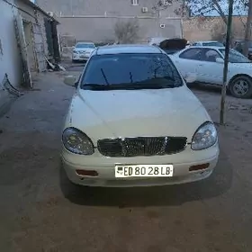 Daewoo Leganza 2002