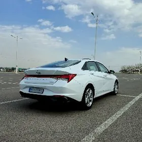 Hyundai Elantra 2021