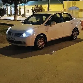 Nissan Tiida 2006
