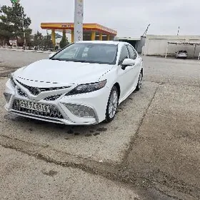 Toyota Camry 2021