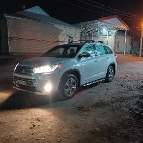 Toyota Highlander 2019