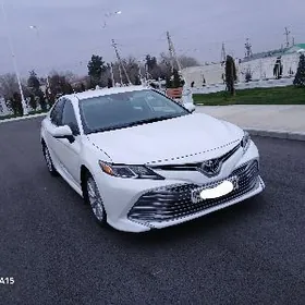 Toyota Camry 2020
