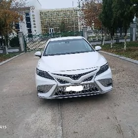 Toyota Camry 2021