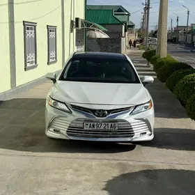 Toyota Camry 2020