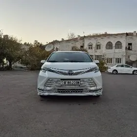 Toyota Sienna 2022