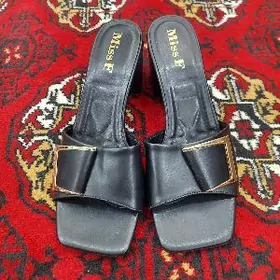 Женские шлепки