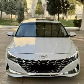 Hyundai Elantra 2022