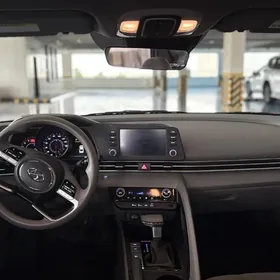 Hyundai Elantra 2021