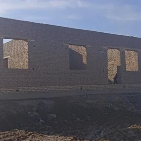 Eyesinden satlyk jay