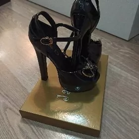 Босоножки НОВЫЕ