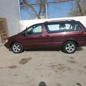 Toyota Sienna 2001