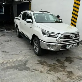 Toyota Hilux 2022