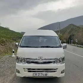 Toyota Hiace 2012