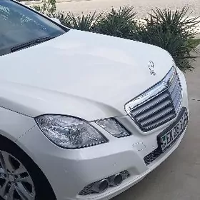 Mercedes-Benz E-Class 2011