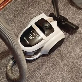 пылесос и стиральная машинка