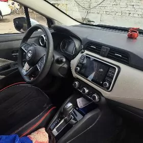 Nissan Versa 2021