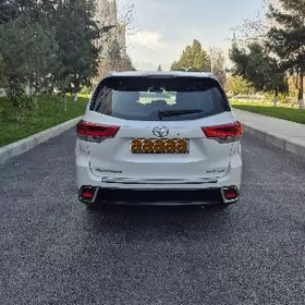 Toyota Highlander 2017