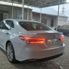 Toyota Camry 2021
