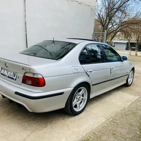 BMW E39 2000