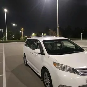 Toyota Sienna 2013