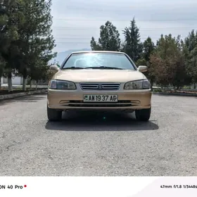 Toyota Camry 2001