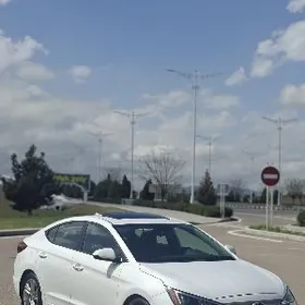 Hyundai Elantra 2020